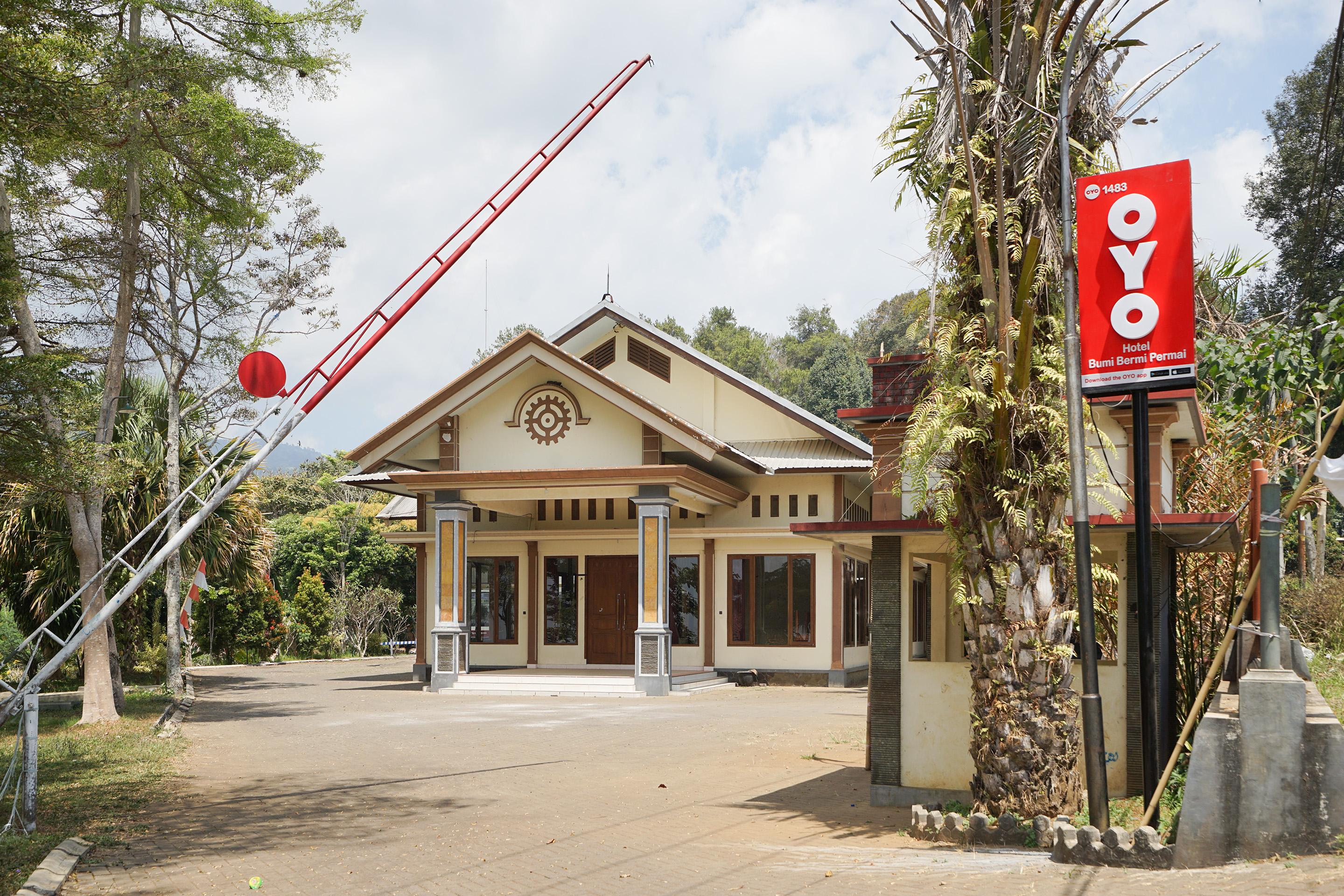 Hotel Bumi Bermi Permai Near Bermi Eco Park Mitra Reddoorz Probolinggo Εξωτερικό φωτογραφία